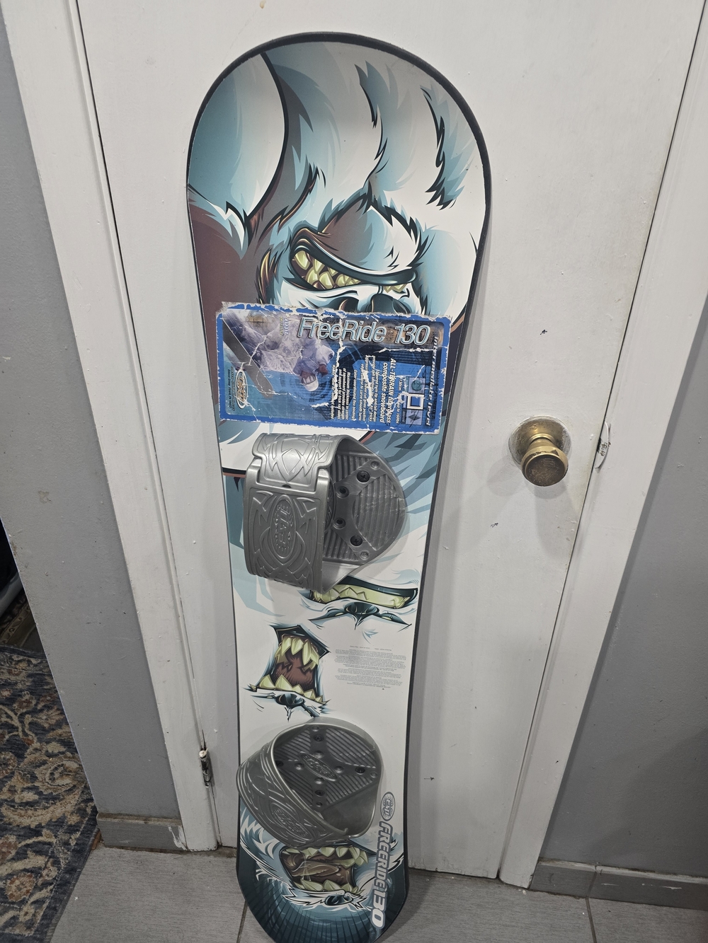 Kids 130cm Snowboard with Blue Monster Graphic - FreeRide 130